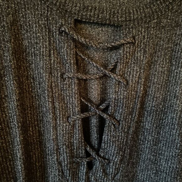 BKE Blouse Women’s Size Medium Charcoal Asymmetrical 3/4 Sleeve Strappy Back - Picture 5 of 9